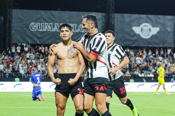 Libertad goleó por 5-2 a Recoleta en su renovado estadio La Huerta - Unicanal