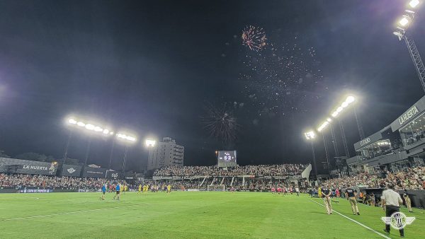 Libertad golea en la reapertura de la huerta