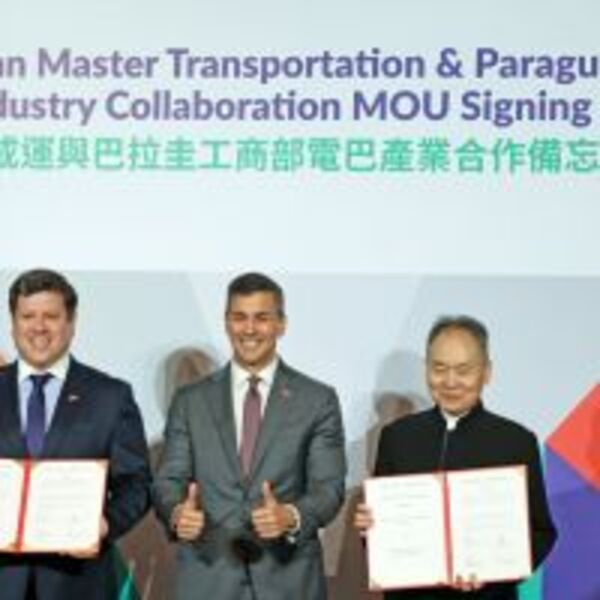 Paraguay da un paso firme para fabricar buses eléctricos y mejorar el transporte público :: Presidencia de la República del Paraguay