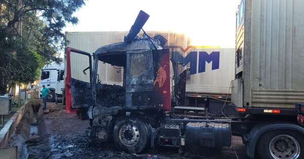 Diario HOY | Incendio destruye tractocamión en Ciudad del Este