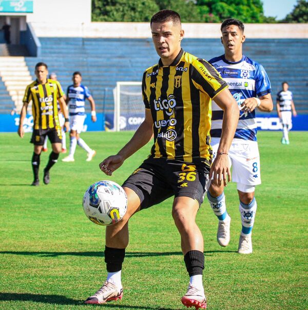 Doblete del histórico Queso Fernandez ubica a Guaraní en la cima del Apertura