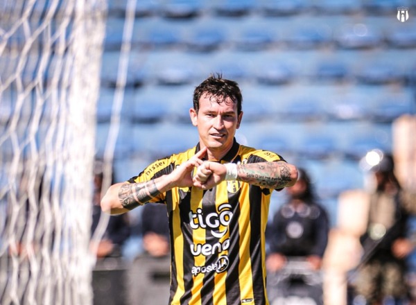 Con doblete de Fer Fer, Guaraní venció a 2 de Mayo y se adueña de la punta - Unicanal