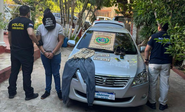 Detienen a dos sospechosos de falsear documento para liberar a reos - Noticiero Paraguay
