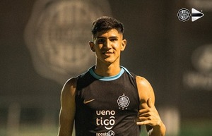 Lisandro López y un joven delantero, las novedades en la lista de Palermo