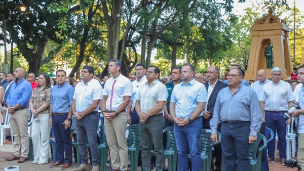 Santi Peña participó de la misa central en honor a San Blas en Itá