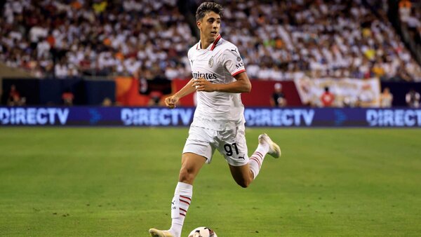 Milan se desprende de Hugo Cuenca y acelera por Joao Félix