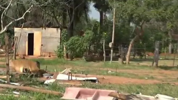 Desalojan 100 viviendas en Limpio
