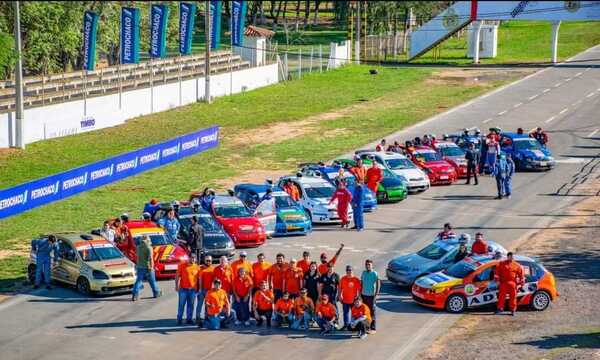 Club Altoparanaense de Pilotos, manejando la pasión por el automovilismo hace 27 años - La Clave