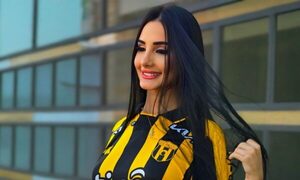 ¡Shirley Lizza no se pierde ningún partido del aurinegro!