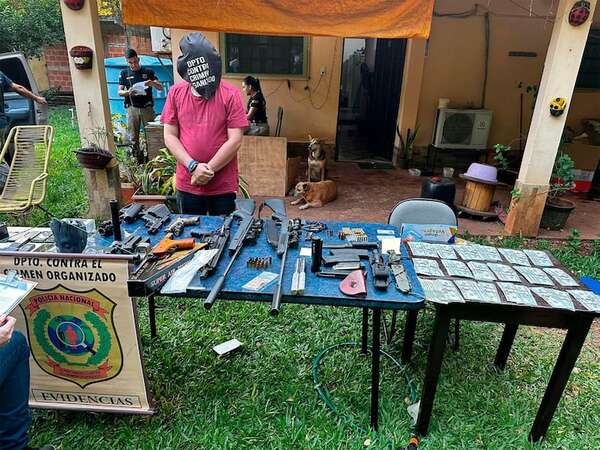 Fiscal acusa y pide juicio por tráfico de armas que fueron incautadas en Brasil - Nacionales - ABC Color