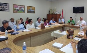 AMUALPA firma convenio para fortalecer servicios sanitarios