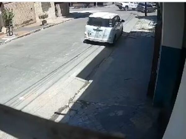 (VIDEO)Polis perseguían a ladrones volcaron patrullera