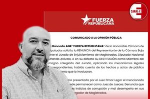 PIDEN LA RENUNCIA O LA DESTITUCIÓN DE ORLANDO ARÉVALO
