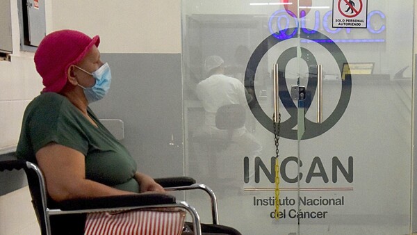 Fustigan a políticos por vender falsas esperanzas a oncológicos