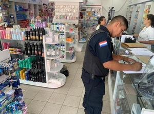 Con un plato roto, mujer asaltó una farmacia en Luque - Unicanal