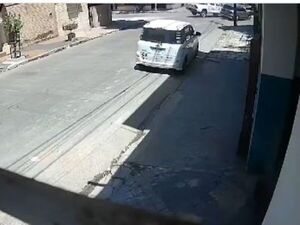 Polis que volcaron durante una persecución ya fueron dados de alta