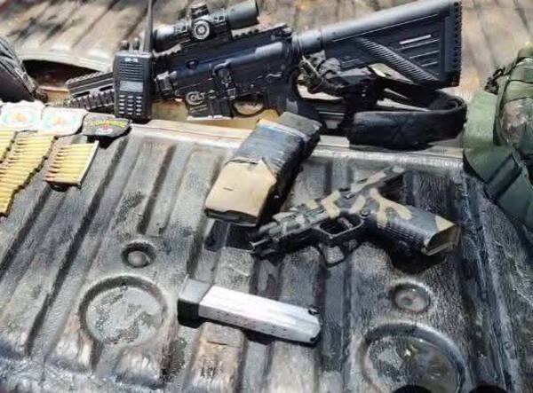 Armas encontradas en poder de asaltantes pertenecen a la Policía Nacional - 1000 Noticias