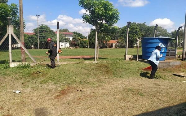 USF Remansito realiza minga ambiental, limpieza y fumigación