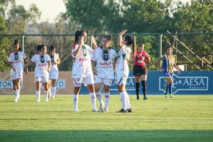 Tembetary triunfó sobre Sportivo Luqueño, en su histórico debut en el futbol femenino - 1000 Noticias