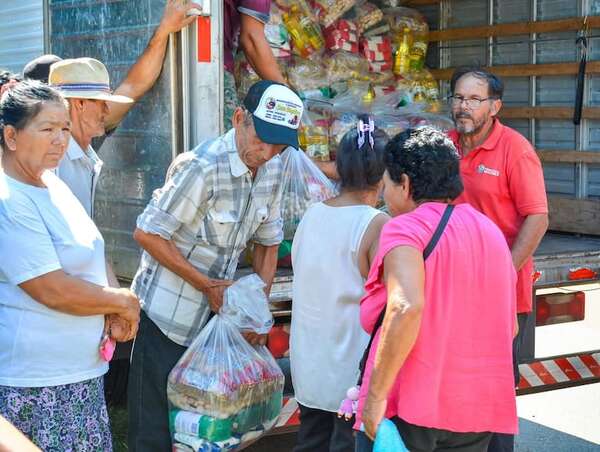 Entregan kits de víveres a pescadores de Villa Florida, Misiones - Nacionales - ABC Color