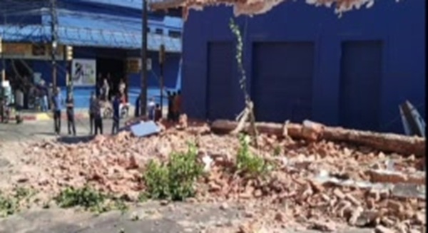 Derrumbe en estacionamiento del microcentro de Asunción - SNT