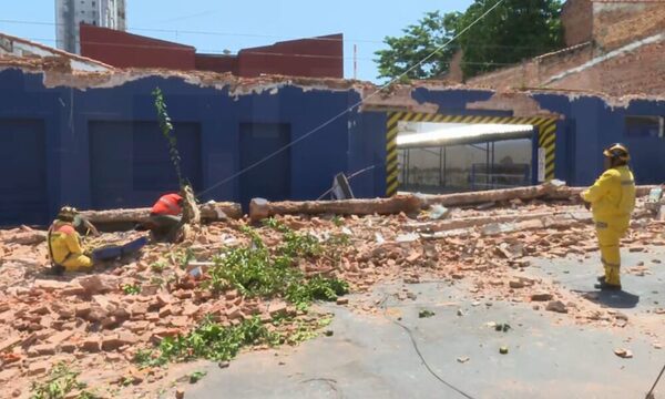 Colapsa estructura de conocido centro comercial en Asunción