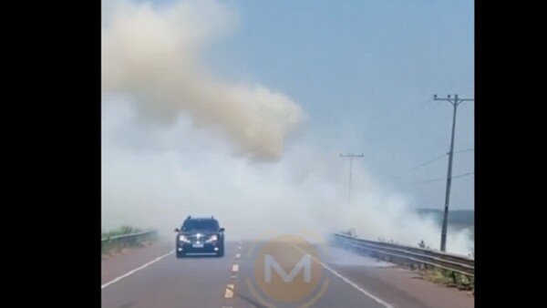 Incendio de pastizales en Arroyo y Esteros interrumpe el tránsito en la Ruta PY03