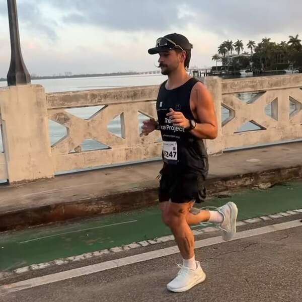 Camilo, emocionado tras correr la Media Maratón de Miami - Gente - ABC Color