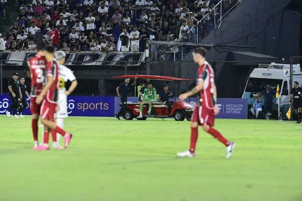 Bomba en Olimpia: Gastón Olveira sufrió la fractura de peroné - Olimpia - ABC Color