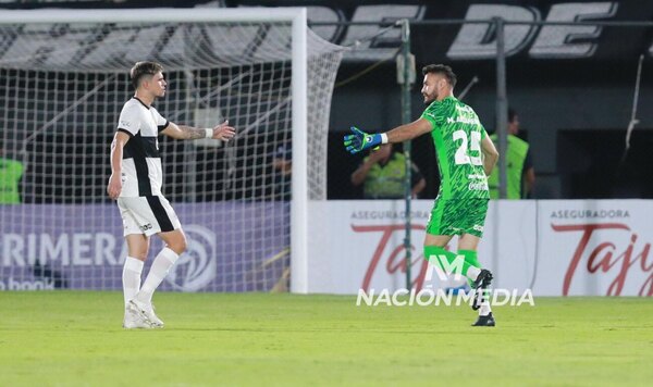 Versus / Olimpia: Con la baja de Olveira, estos son los arqueros que lucharán por la titularidad