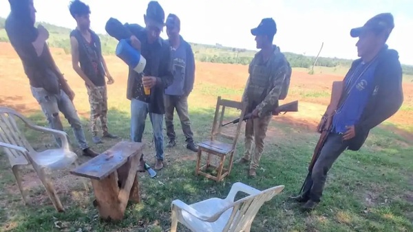 Operativo en Yasy Cañy: 17 personas buscadas por su presunta participación en grupo armado