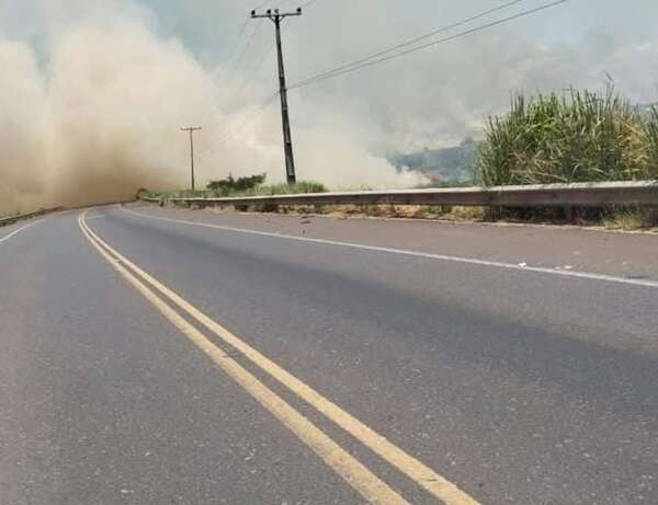 “400 incendios ya se registraron este año a nivel nacional y es un número preocupante”, dice capitán de Bomberos - Nacionales - ABC Color