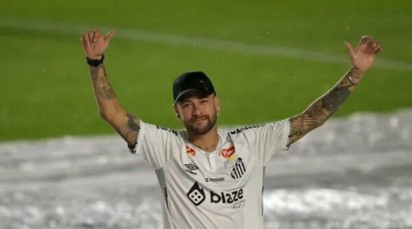 Neymar podría debutar hoy en su regreso al Santos