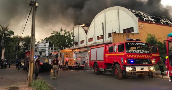 Diario HOY | Incendio de gran magnitud en depósito de transportadora