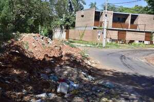 Asunción en ruinas: mala gestión de Nenecho provoca pérdida patrimonial a vecinos de barrio Terminal - Nacionales - ABC Color