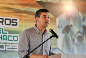 Santiago Peña visita el Chaco, pero la solución al acueducto sigue pendiente