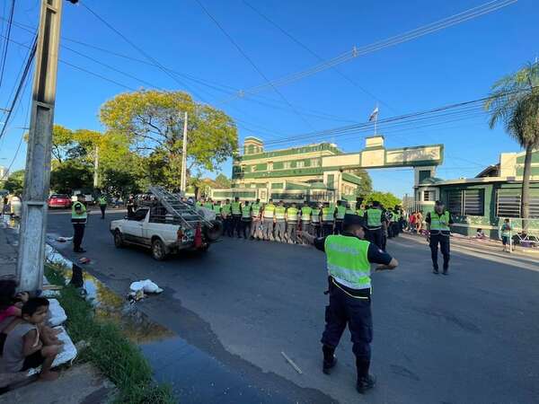 Indígenas buscan cerrar nuevamente la avenida Artigas - Nacionales - ABC Color