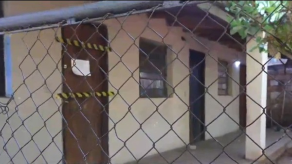 Hallan sin vida a una mujer y sospechan de feminicidio