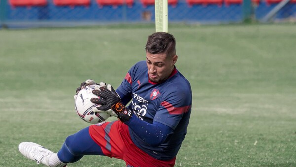 Jean Fernandes reaparece en el plantel de Cerro Porteño