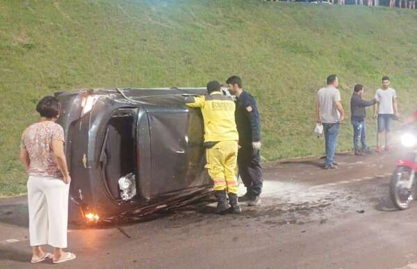 Violento triple choque en el Multiviaducto deja un muerto y un herido - ABC en el Este - ABC Color