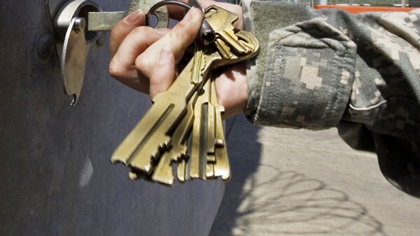 Primeros vuelos con migrantes a Guantánamo están en curso