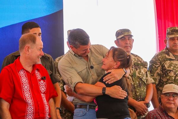 Gobierno entrega viviendas, aportes y títulos de propiedad en el Chaco - .::Agencia IP::.