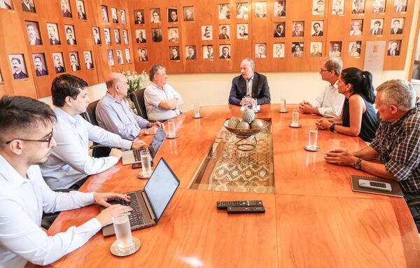 Sector privado y autoridades públicas amplían el diálogo para acompañar a los productores