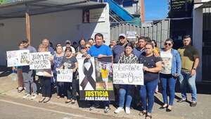 Familia de víctima de feminicidio pide justicia - Nacionales - ABC Color