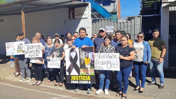 Familia de víctima de feminicidio pide justicia - Nacionales - ABC Color