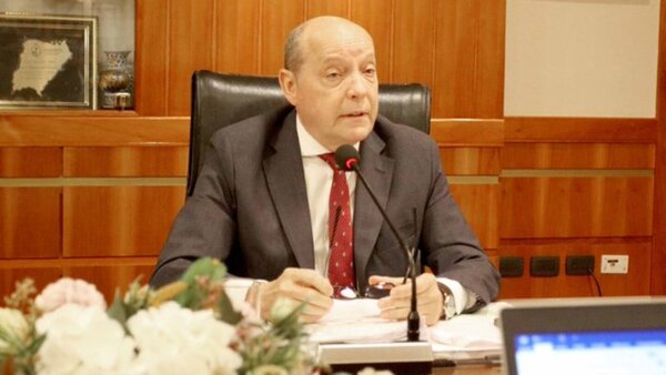 Diesel promete “transparencia” para "inspirar respeto" al asumir como presidente de la Corte