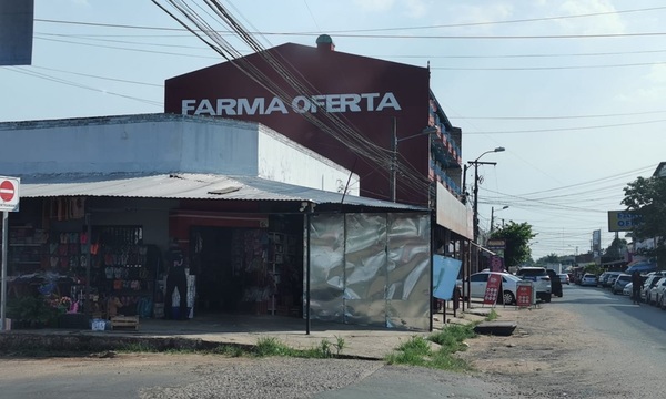 Municipalidad intima a propietaria de local a retirar construcciones ilegales en la vereda - OviedoPress