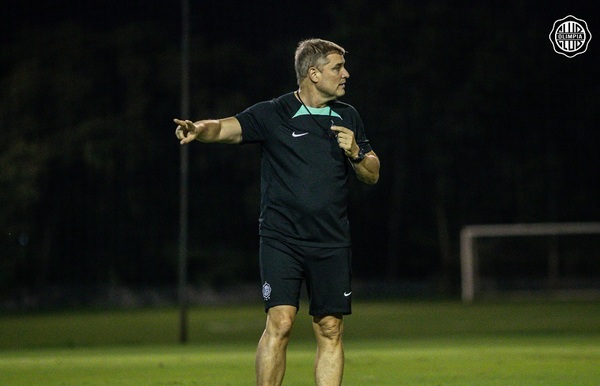 Diego Aguirre demandó a Olimpia ante la FIFA