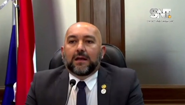 Congreso busca firmas para el libelo acusatorio contra Arévalo - SNT