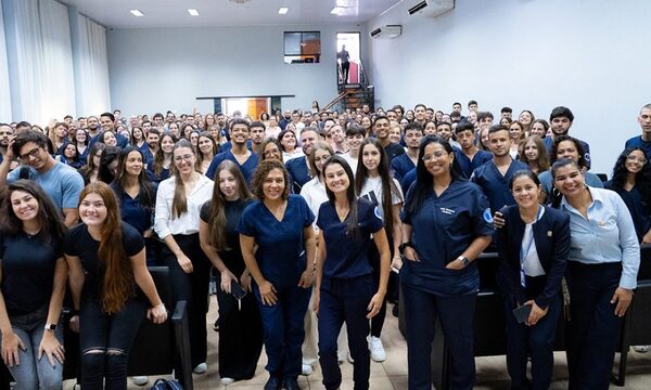La UPE CDE da la bienvenida a los nuevos estudiantes de Medicina